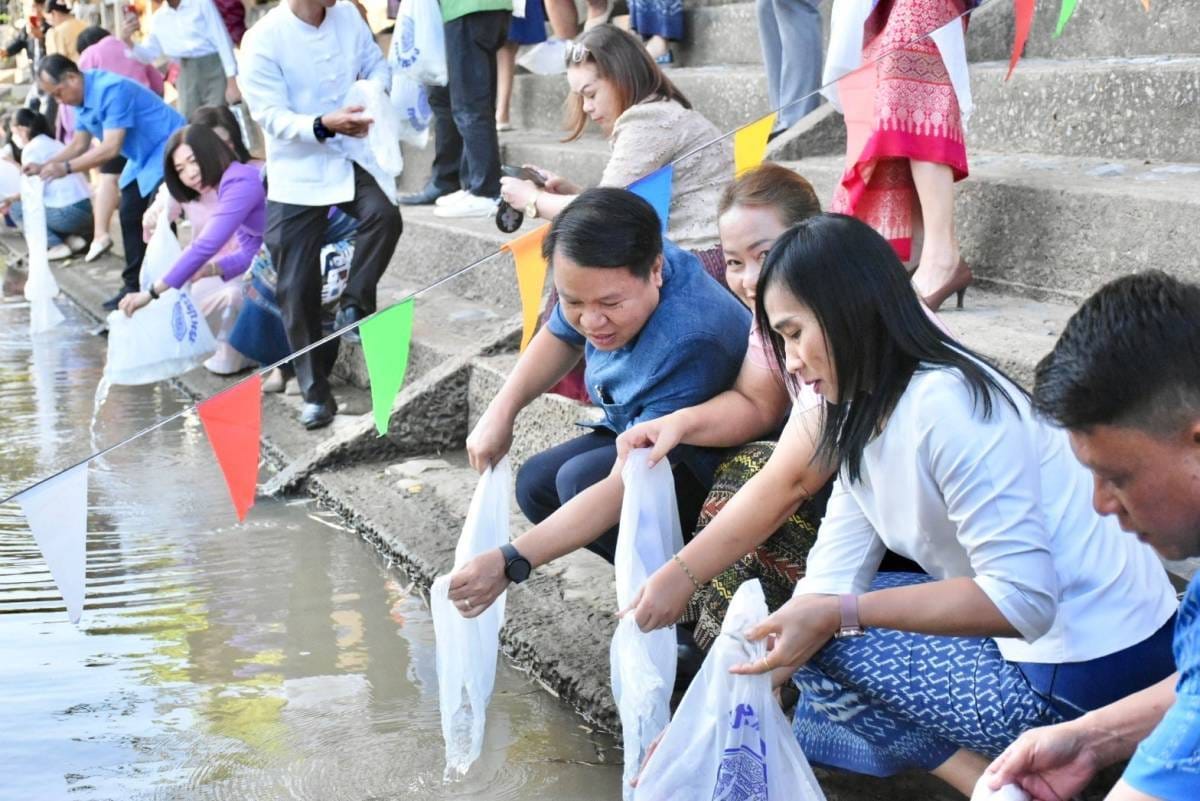 title - ร่วมกิจกรรม“ผู้ว่า พาแต่งไทย หิ้วปิ่นโตทำบุญ เกื้อกูลพระพุทธศาสนา รักษาสิ่งแวดล้อม” เนื่องในวันธรรมสวนะ(วันพระ)